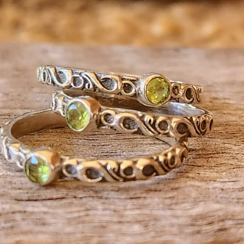 Custom Birthstone Ring PERIDOT WAVE - 925 SILVER RING