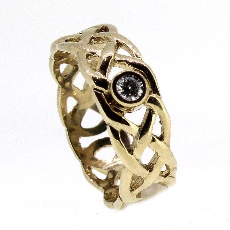 9 Carat Gold Celtic diamond ring GDR1