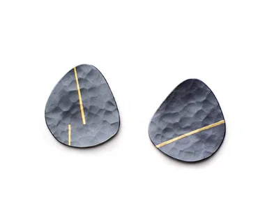 Classic Diamond Band Murmur Pebble Medium Studs Oxidized Silver