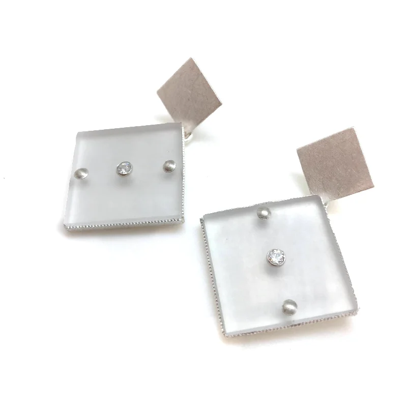 Classic Pearl Necklace Square/Acrylic Drops