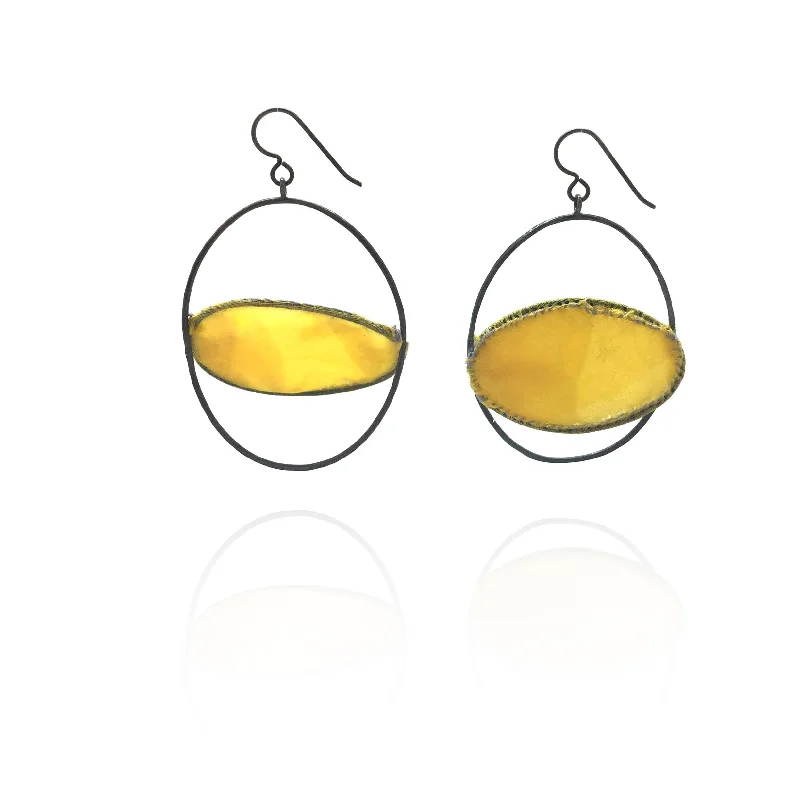 Sleek Gold Bracelet Yellow Axis Fiber Earrings